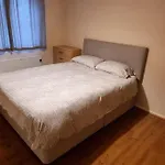 Lovely 2-Bed Flat In London