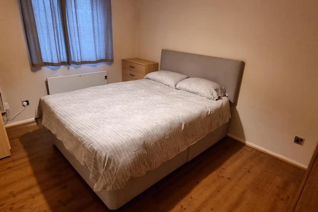 Apartment Lovely 2-bed Flat In